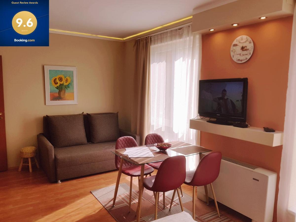 Lola Studio Apartman Hajduszoboszlo Exterior foto
